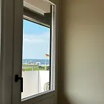 Happy Ocean View Schonberger Strand