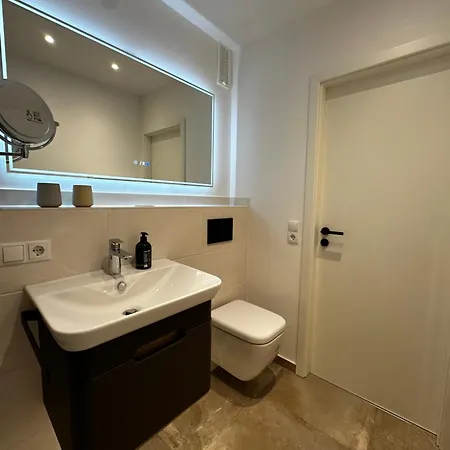 Happy Ocean View Apartment