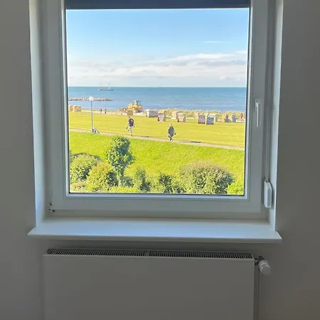 Happy Ocean View Apartment
